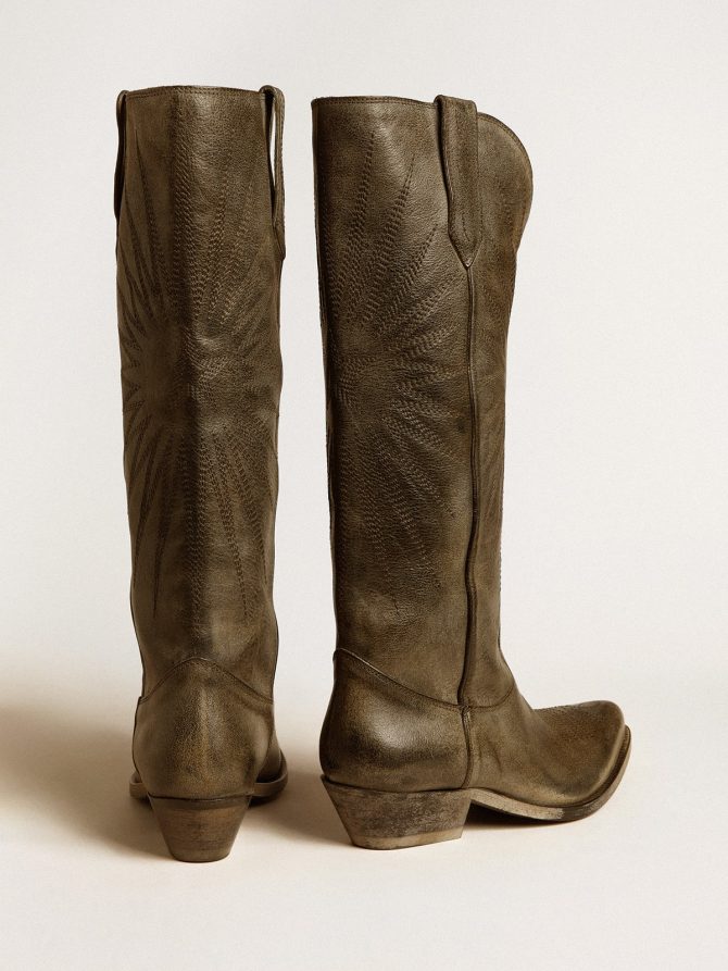 Women’s Wish Star boots in black leather with star embroidery - Image 5