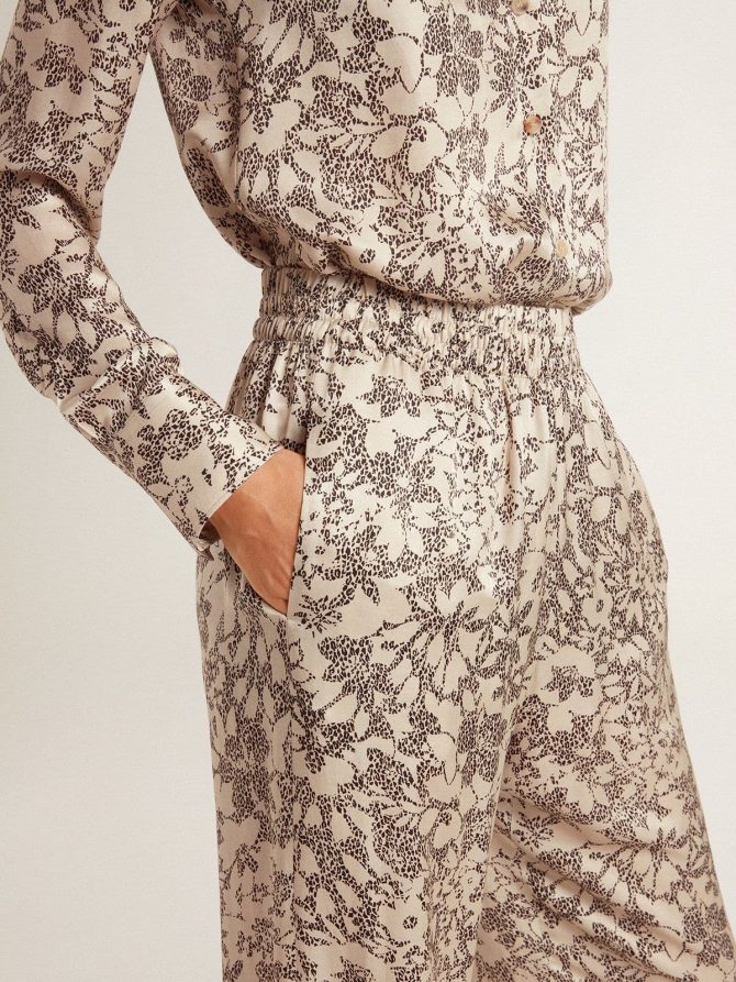 Women’s joggers with floral print - Image 5