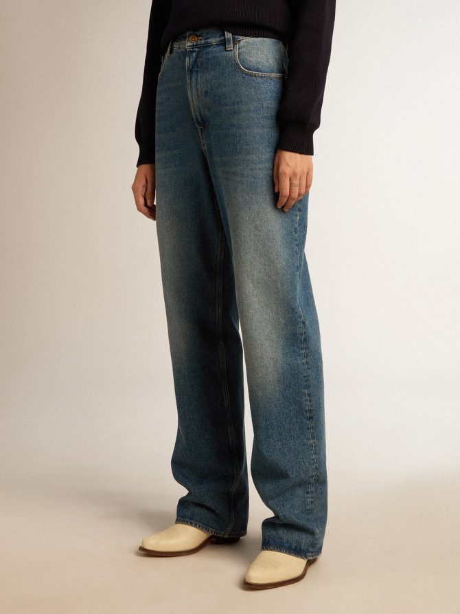 Women’s jeans with medium wash - Image 2