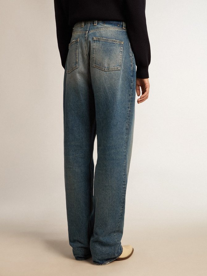 Women’s jeans with medium wash - Image 4