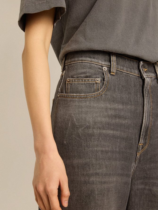 Women’s black jeans with printed pocket - Image 5