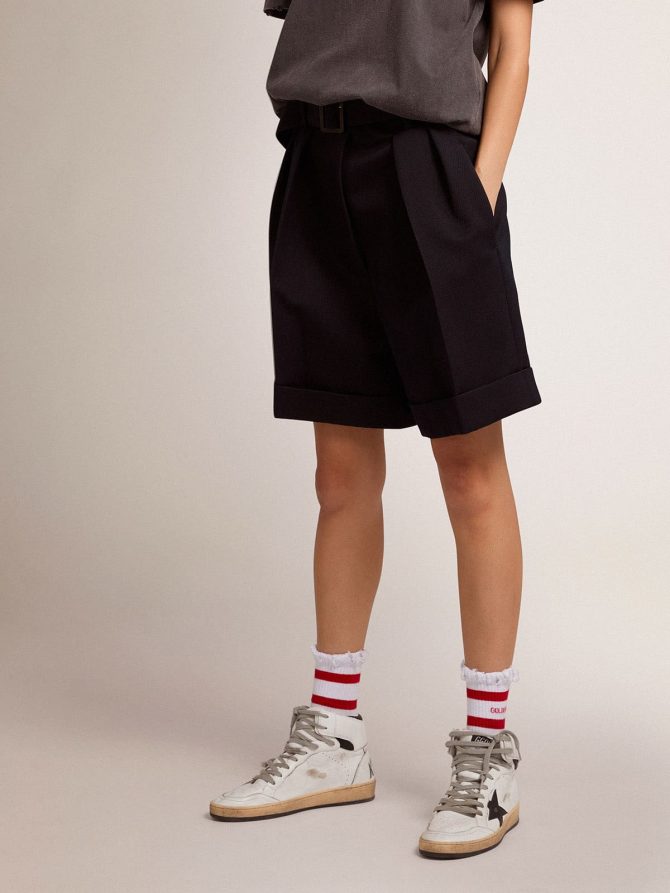 Women’s shorts in black wool gabardine with waist belt - Image 2