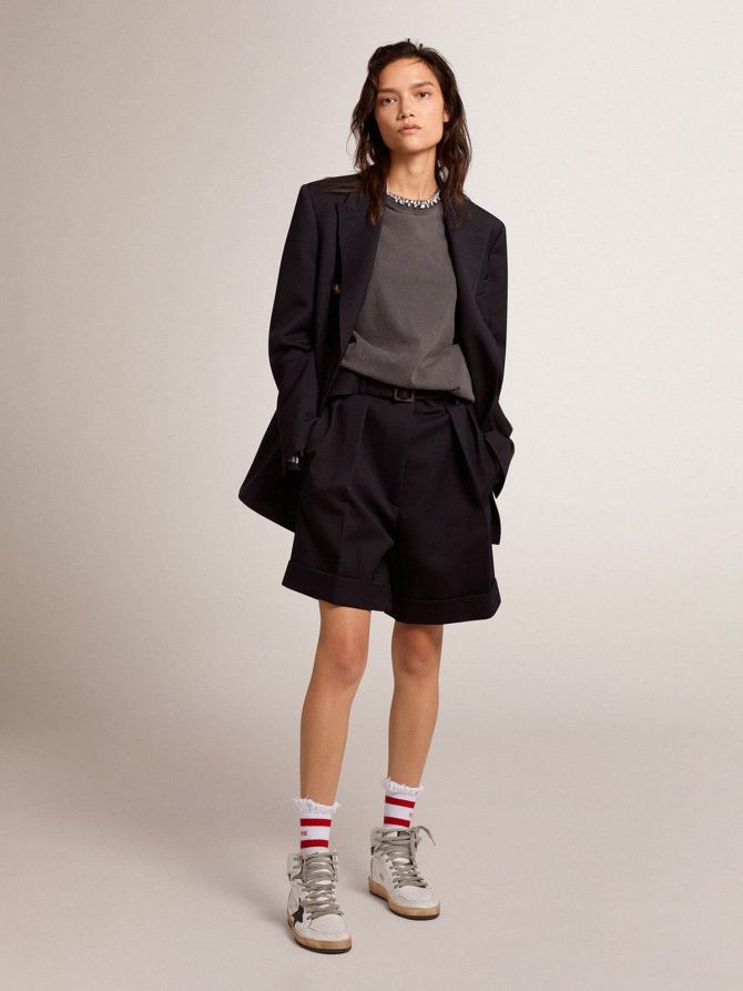 Women’s shorts in black wool gabardine with waist belt - Image 3