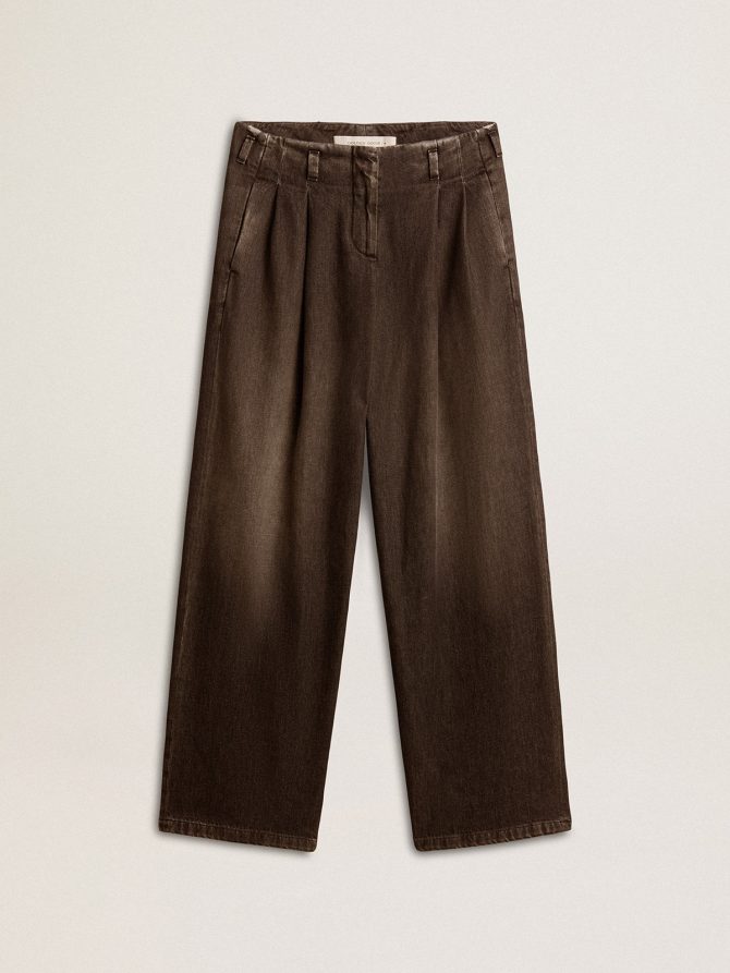 Women’s medium-wash cotton pants