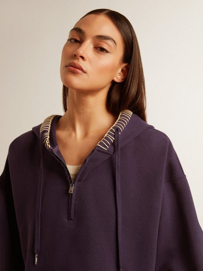 Dark blue cropped sweatshirt with zip fastening and embroidered hood - Image 5