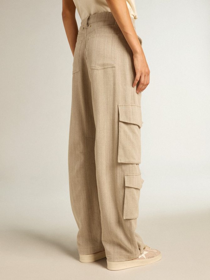 Women’s dark olive-colored cotton cargo pants with a herringbone design - Image 4
