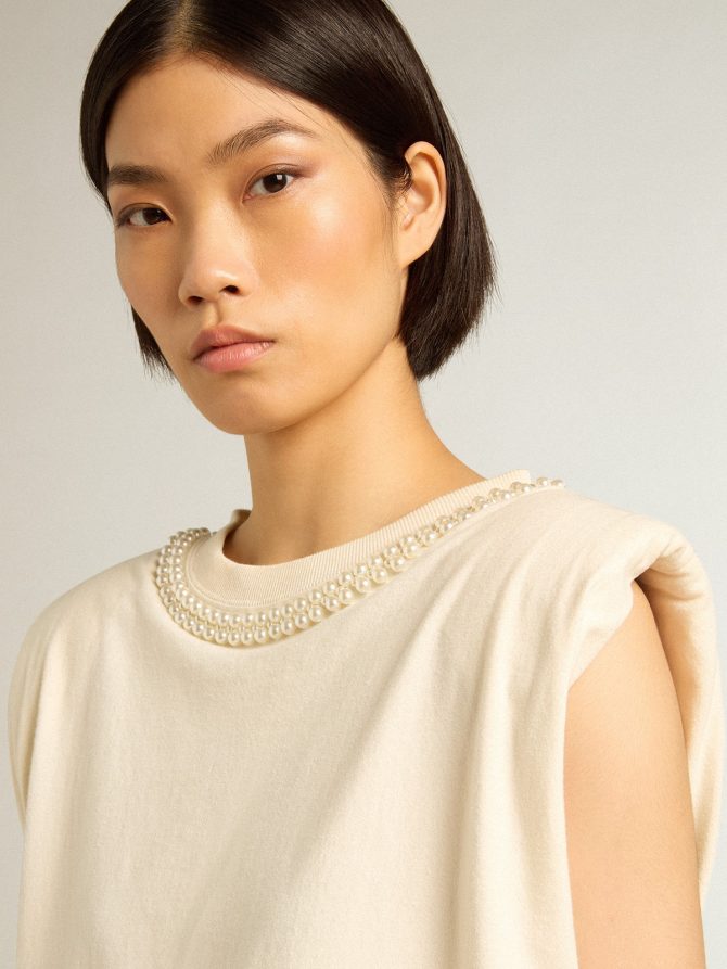 Aged white sleeveless T-shirt with pearl embroidery - Image 2