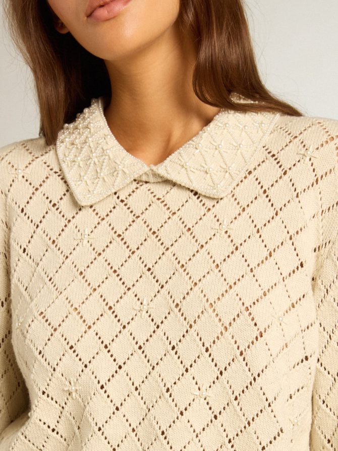 Panama-colored openwork cotton cropped sweater with pearl embroidery - Image 5