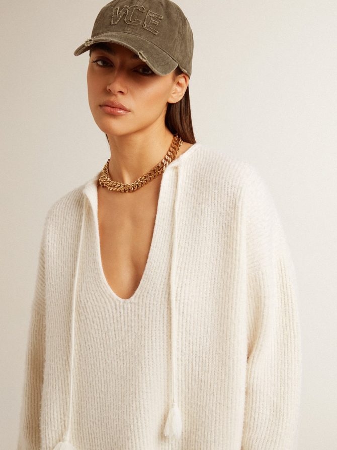 Ribbed wool sweater with V neck and drawstring with tassels - Image 6